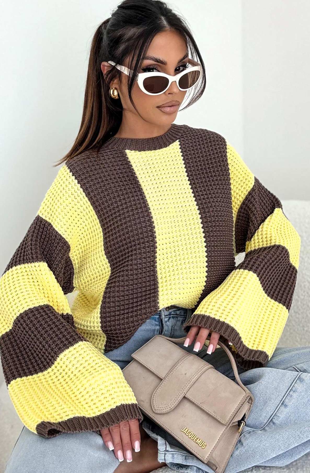 Gestreifter Pullover mit weiten Ärmeln