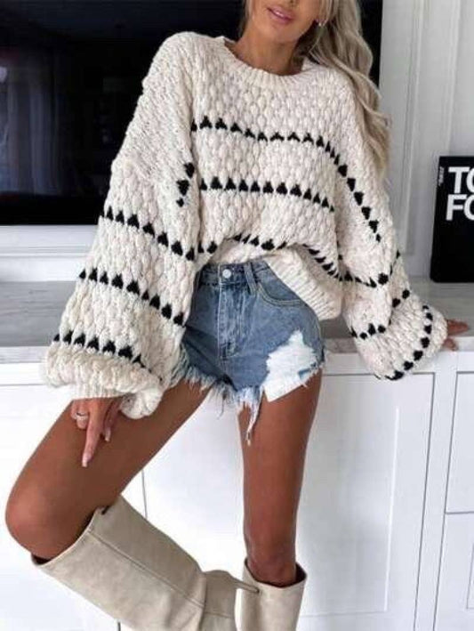 Großer gestreifter Pullover
