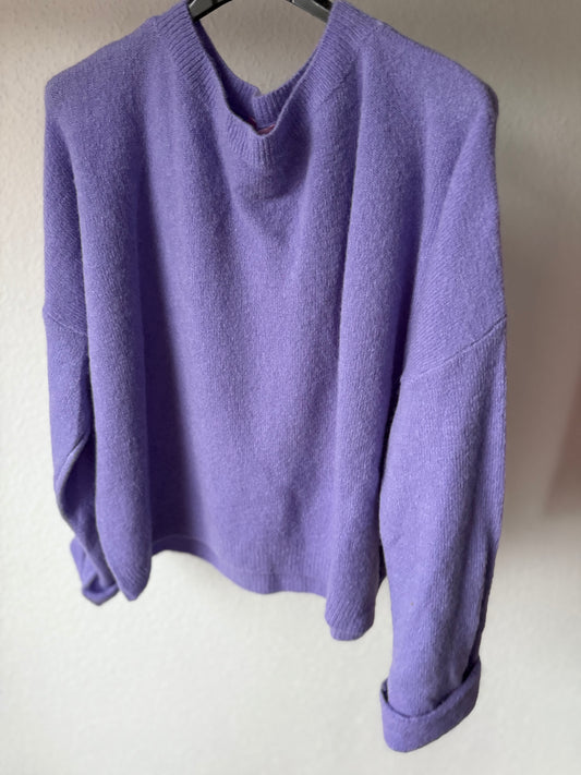 Weicher Pullover ,,Baby Alpaca“ Umschlagarm lila