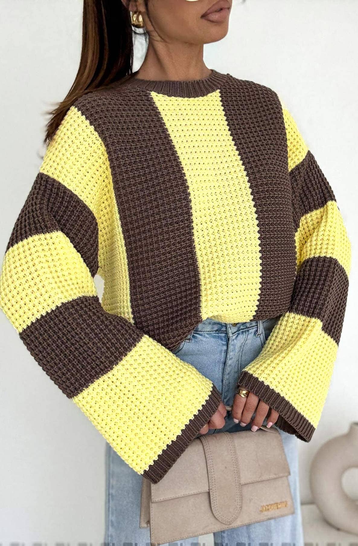 Gestreifter Pullover mit weiten Ärmeln