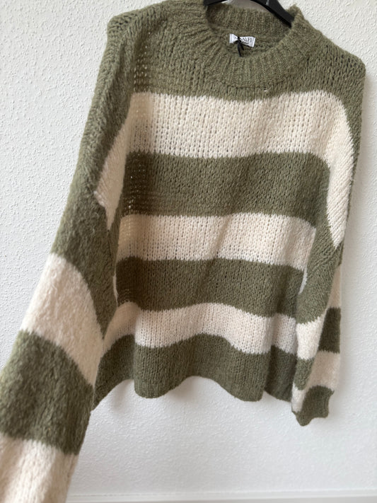 Langer Oversize Strickpullover gestreift