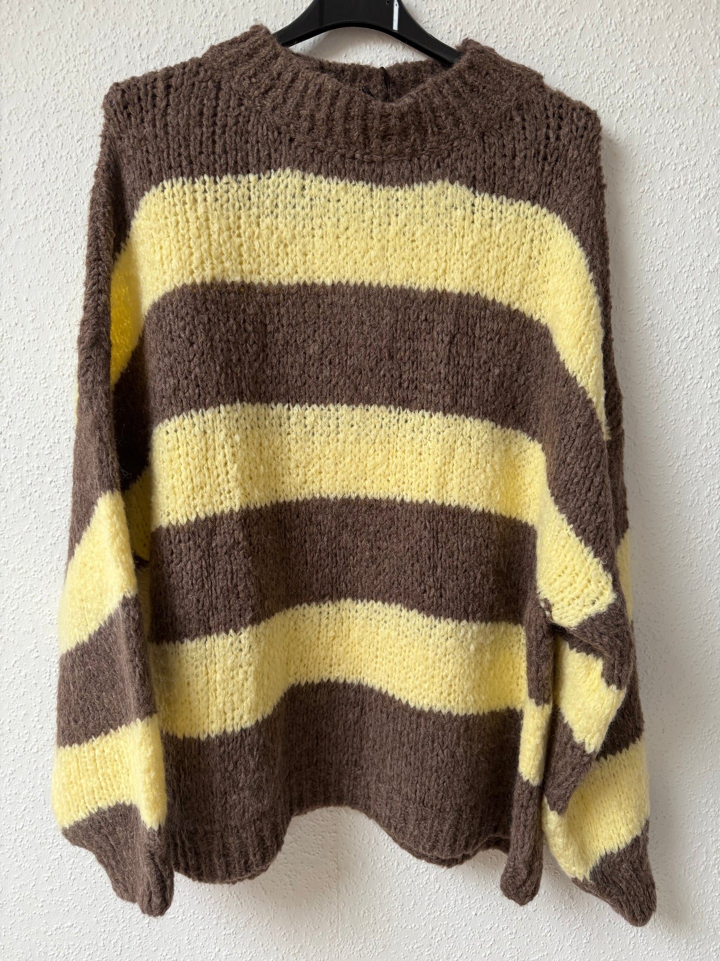 Langer Oversize Strickpullover gestreift