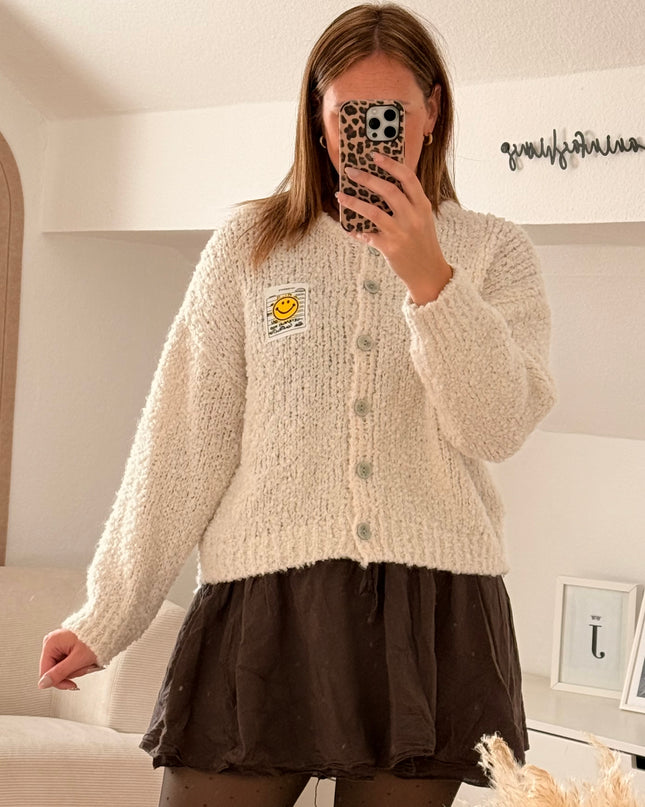 Flauschiger Smiley Cardigan weiß