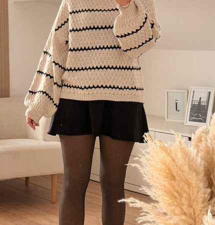 Großer gestreifter Pullover