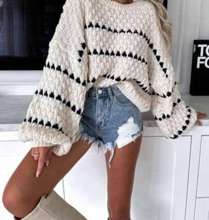 Großer gestreifter Pullover