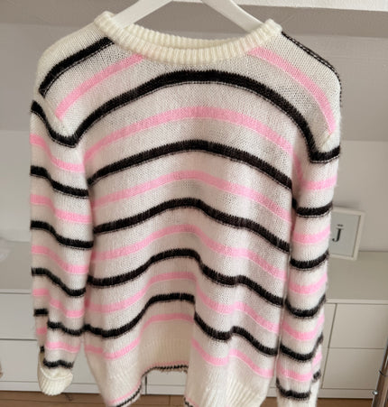 Dünner Strickpullover gestreift