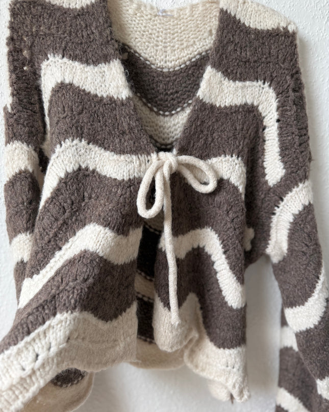 Gestreifter Cardigan mit Schleife