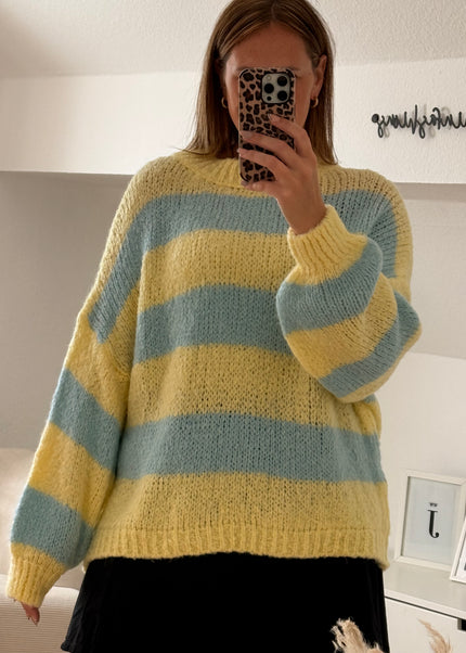 Langer Oversize Pullover gestreift