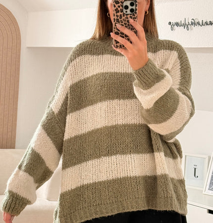 Langer Oversize Strickpullover gestreift