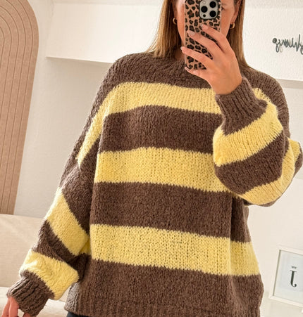 Langer Oversize Strickpullover gestreift