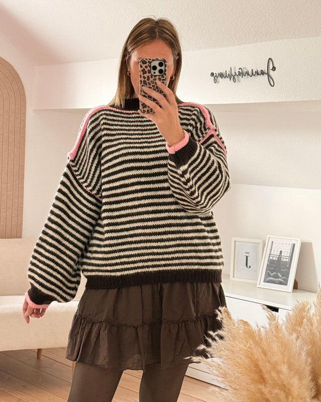 Oversize-Pullover aus gestreiftem Strick