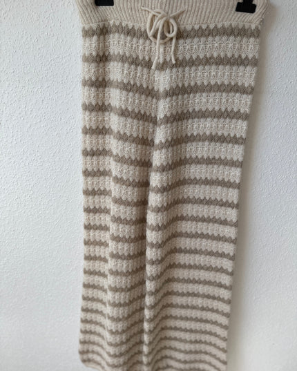 Lockere Strickhose gestreift Beige