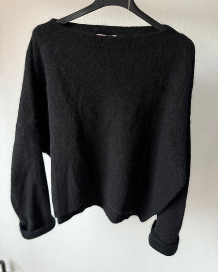 Weicher Pullover ,,Baby Alpaca“ Umschlagarm schwarz