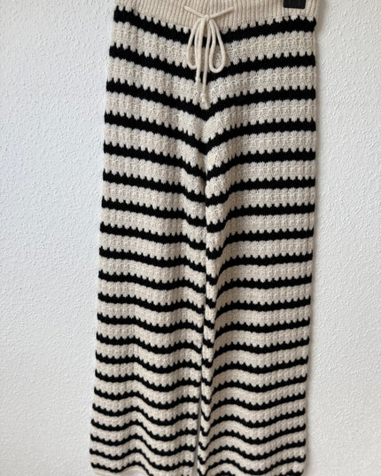 Lockere, gestreifte Strickhose schwarz