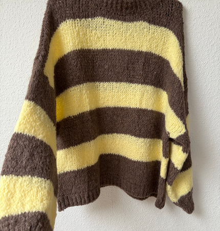 Langer Oversize Strickpullover gestreift