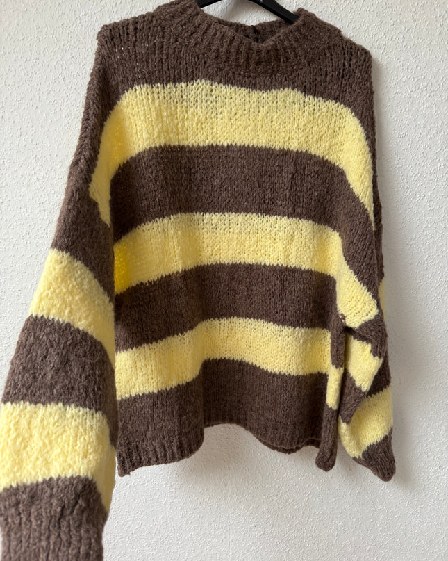 Langer Oversize Strickpullover gestreift