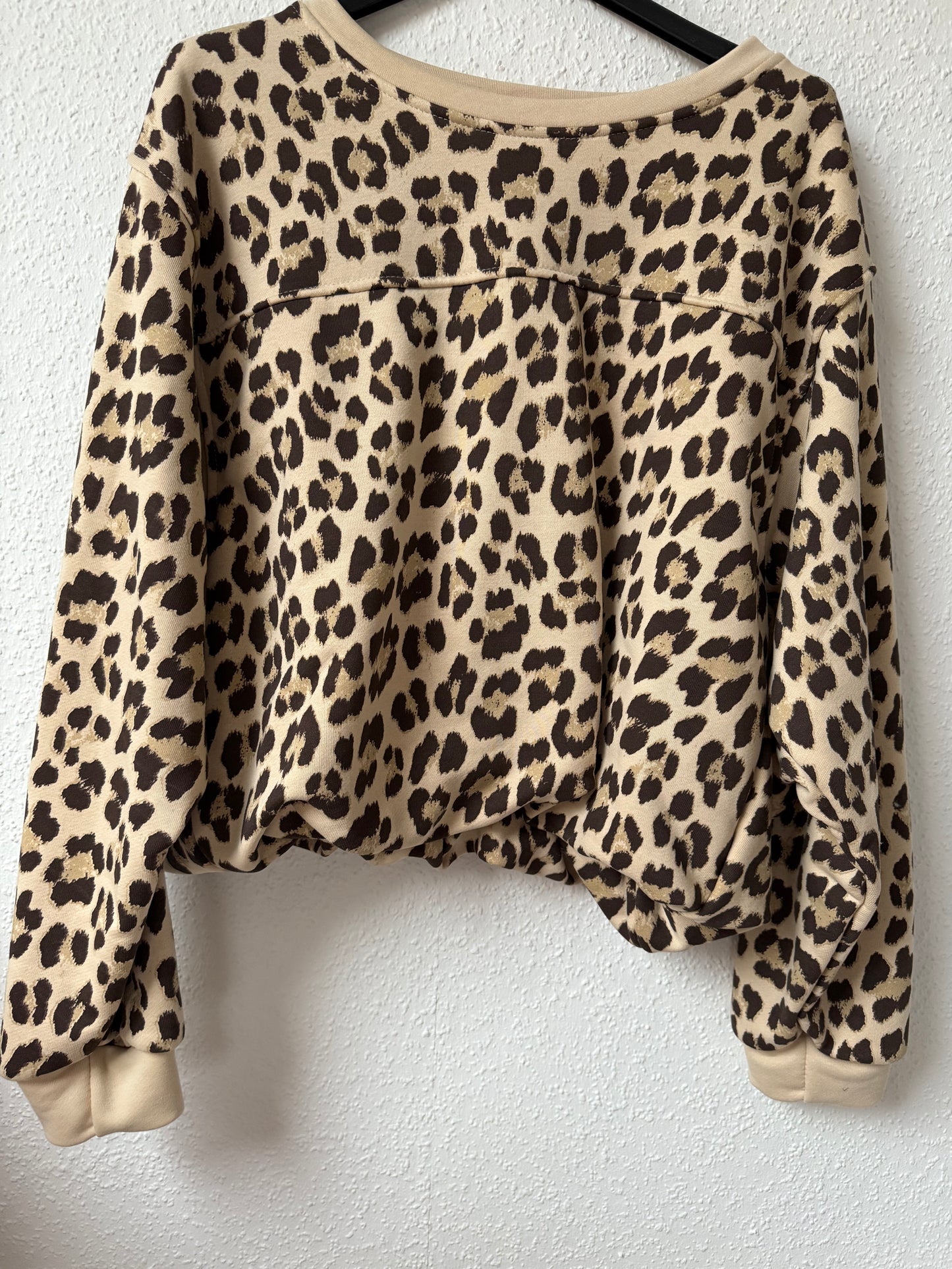 Leo Crope Pullover