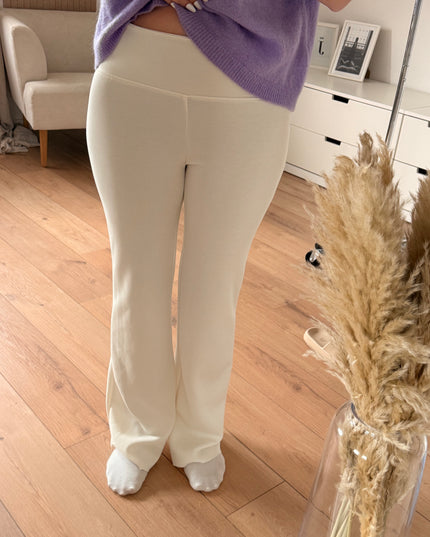 Weiße Stretchhose